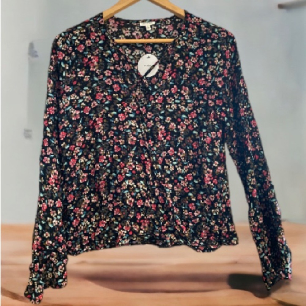 Nordstrom rack flowery print wrap blouse size large